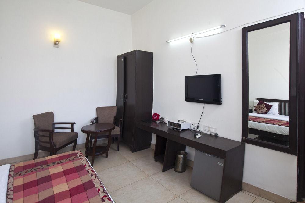 Oyo Rooms Rajiv Chowk Gurgaon Exterior photo